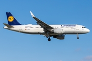 Lufthansa Airbus A320-214 (D-AIZW) at  Hamburg - Fuhlsbuettel (Helmut Schmidt), Germany