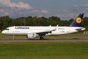 Lufthansa Airbus A320-214 (D-AIZW) at  Hamburg - Fuhlsbuettel (Helmut Schmidt), Germany