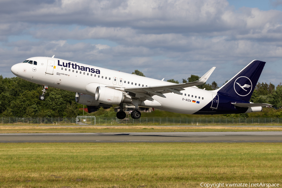 Lufthansa Airbus A320-214 (D-AIZW) | Photo 516517