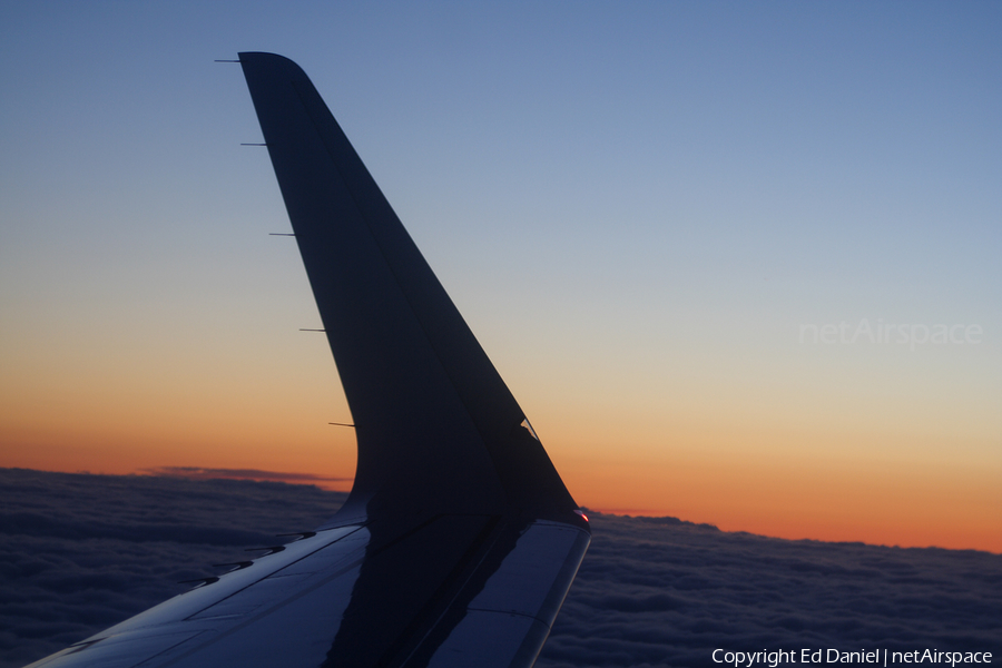 Lufthansa Airbus A320-214 (D-AIZW) | Photo 54499