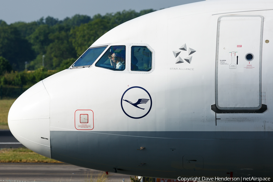 Lufthansa Airbus A320-214 (D-AIZX) | Photo 248424