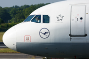 Lufthansa Airbus A320-214 (D-AIZX) at  Dublin, Ireland