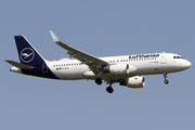 Lufthansa Airbus A320-214 (D-AIZX) at  Frankfurt am Main, Germany