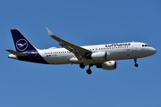 Lufthansa Airbus A320-214 (D-AIZX) at  Frankfurt am Main, Germany