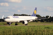 Lufthansa Airbus A320-214 (D-AIZX) at  Hannover - Langenhagen, Germany