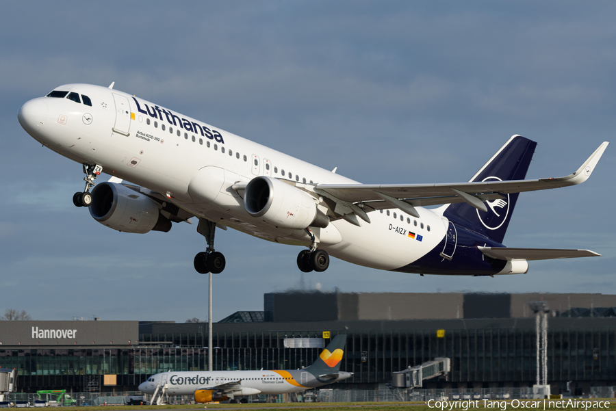 Lufthansa Airbus A320-214 (D-AIZX) | Photo 365302