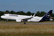 Lufthansa Airbus A320-214 (D-AIZX) at  Hamburg - Fuhlsbuettel (Helmut Schmidt), Germany