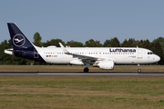 Lufthansa Airbus A320-214 (D-AIZX) at  Hamburg - Fuhlsbuettel (Helmut Schmidt), Germany
