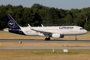 Lufthansa Airbus A320-214 (D-AIZX) at  Hamburg - Fuhlsbuettel (Helmut Schmidt), Germany