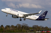 Lufthansa Airbus A320-214 (D-AIZX) at  Hamburg - Fuhlsbuettel (Helmut Schmidt), Germany