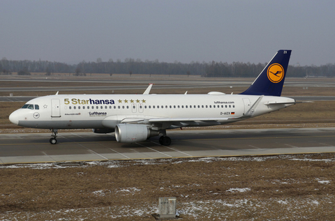 Lufthansa Airbus A320-214 (D-AIZX) at  Munich, Germany