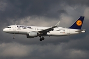 Lufthansa Airbus A320-214 (D-AIZY) at  Hamburg - Fuhlsbuettel (Helmut Schmidt), Germany