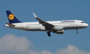 Lufthansa Airbus A320-214 (D-AIZZ) at  Frankfurt am Main, Germany