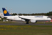 Lufthansa Airbus A320-214 (D-AIZZ) at  Frankfurt am Main, Germany