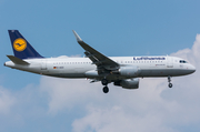 Lufthansa Airbus A320-214 (D-AIZZ) at  Frankfurt am Main, Germany