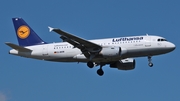 Lufthansa Airbus A319-112 (D-AKNI) at  Dusseldorf - International, Germany