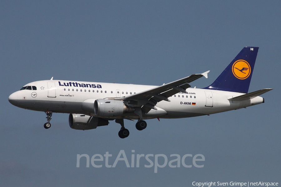 Lufthansa Airbus A319-112 (D-AKNI) | Photo 30095