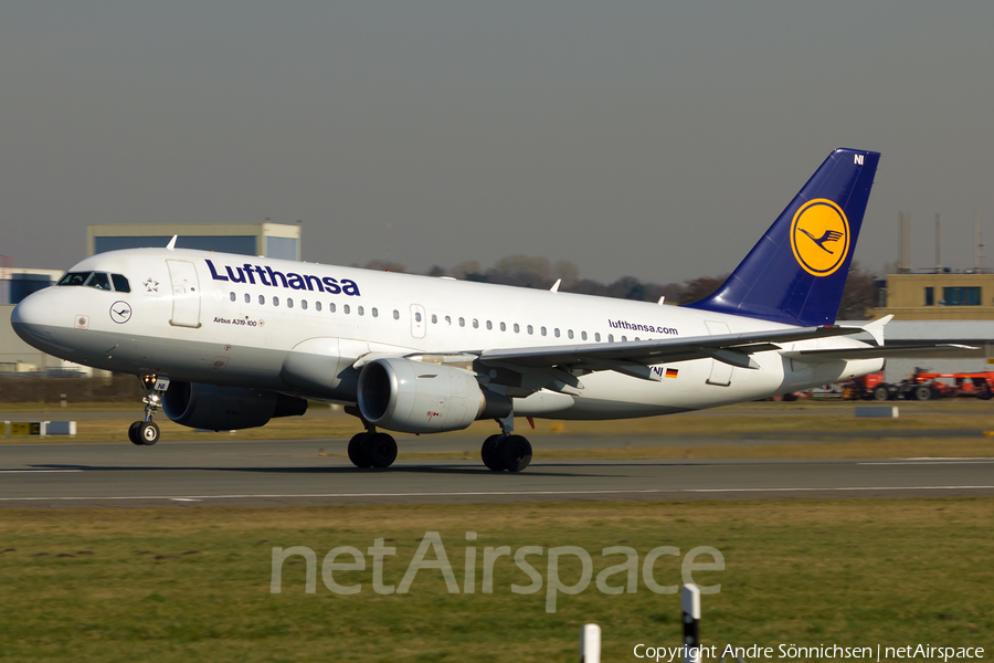 Lufthansa Airbus A319-112 (D-AKNI) | Photo 43704
