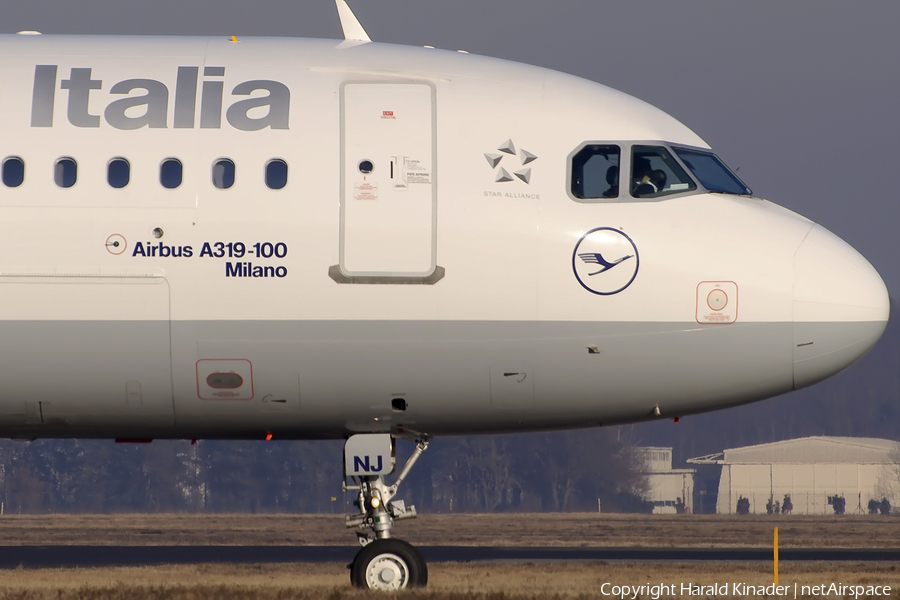 Lufthansa Italia Airbus A319-112 (D-AKNJ) | Photo 312345