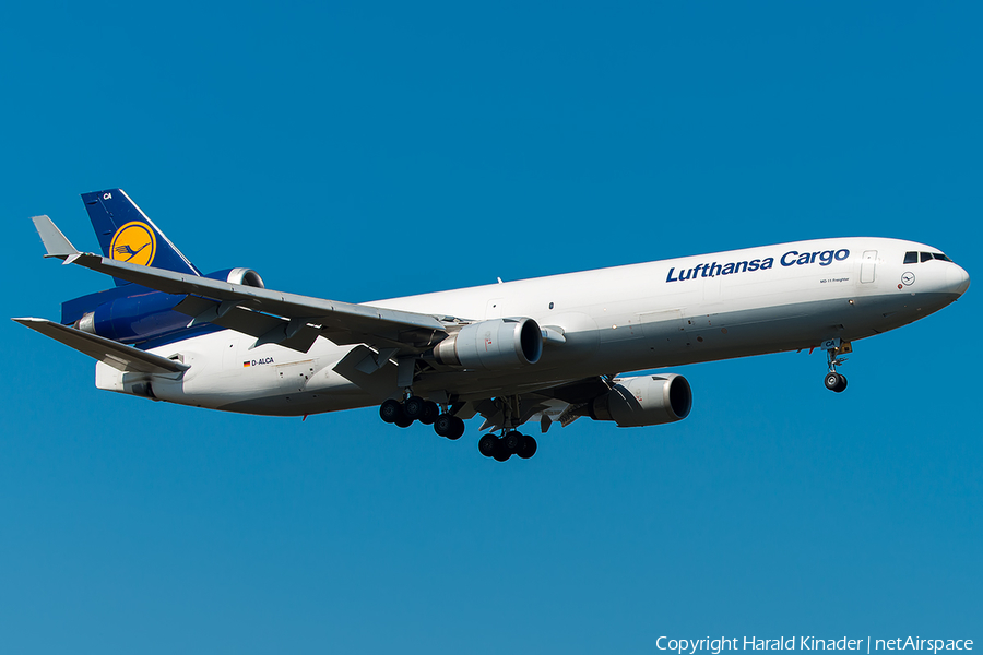 Lufthansa Cargo McDonnell Douglas MD-11F (D-ALCA) | Photo 296720