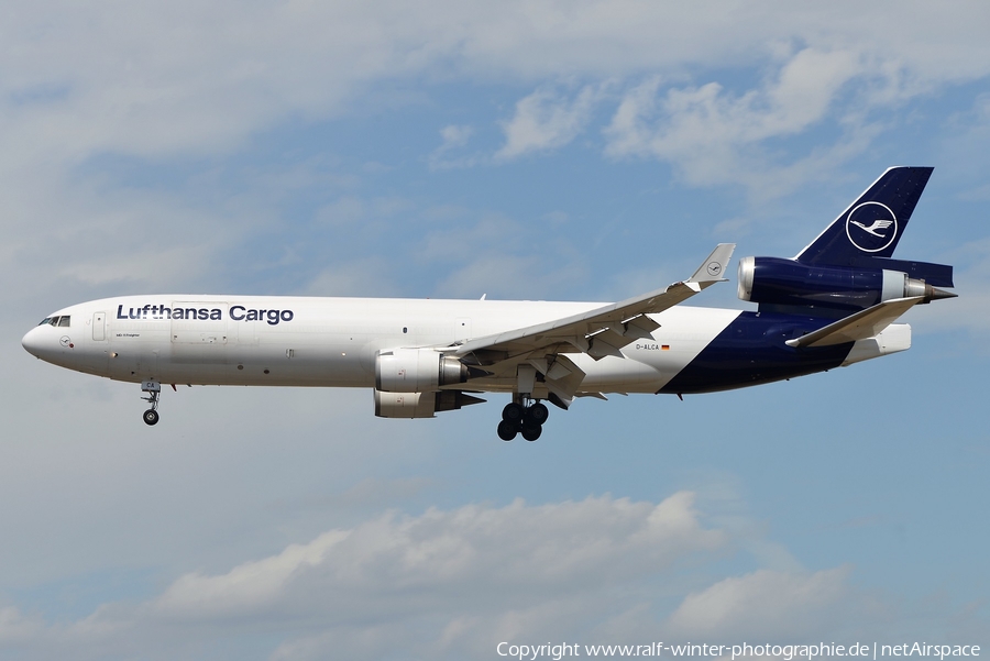 Lufthansa Cargo McDonnell Douglas MD-11F (D-ALCA) | Photo 412306