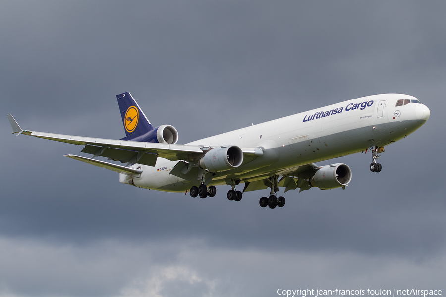 Lufthansa Cargo McDonnell Douglas MD-11F (D-ALCA) | Photo 423494