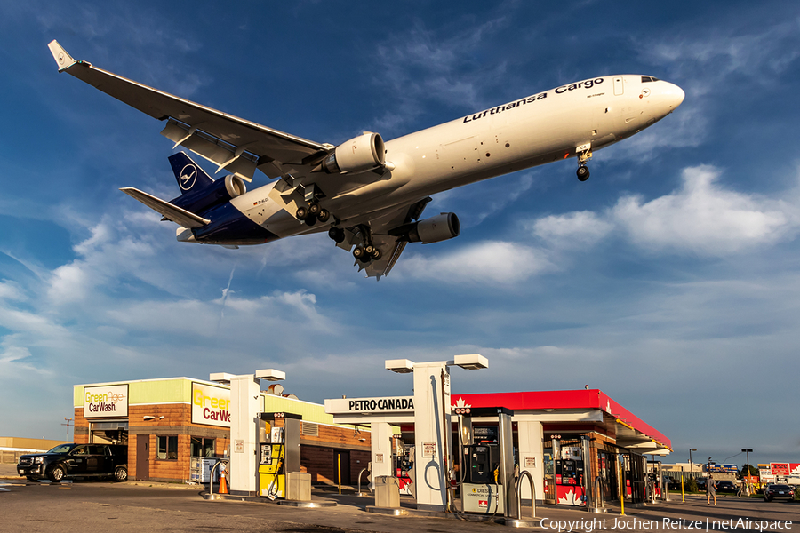 Lufthansa Cargo McDonnell Douglas MD-11F (D-ALCA) | Photo 300423