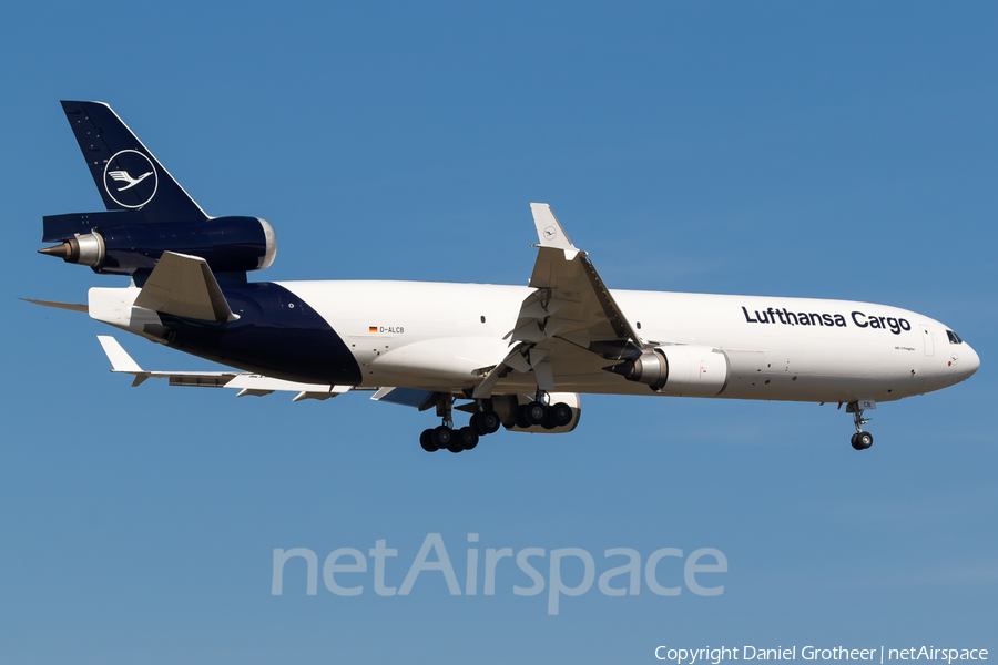 Lufthansa Cargo McDonnell Douglas MD-11F (D-ALCB) | Photo 238249