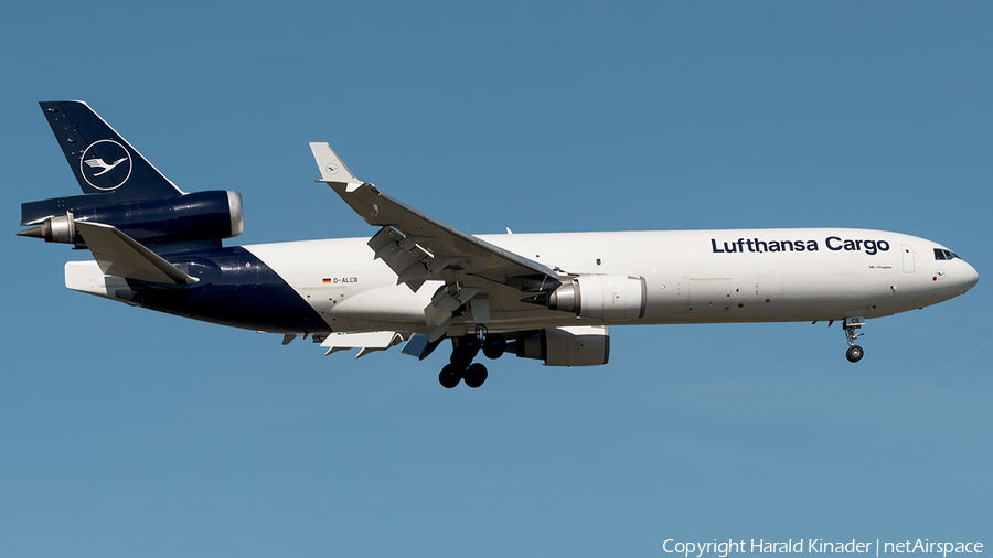 Lufthansa Cargo McDonnell Douglas MD-11F (D-ALCB) | Photo 305457