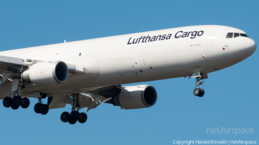Lufthansa Cargo McDonnell Douglas MD-11F (D-ALCB) | Photo 355044