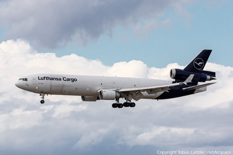 Lufthansa Cargo McDonnell Douglas MD-11F (D-ALCB) | Photo 401456