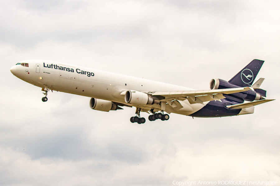 Lufthansa Cargo McDonnell Douglas MD-11F (D-ALCB) | Photo 411876