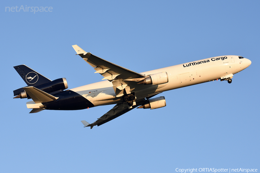 Lufthansa Cargo McDonnell Douglas MD-11F (D-ALCB) | Photo 308165