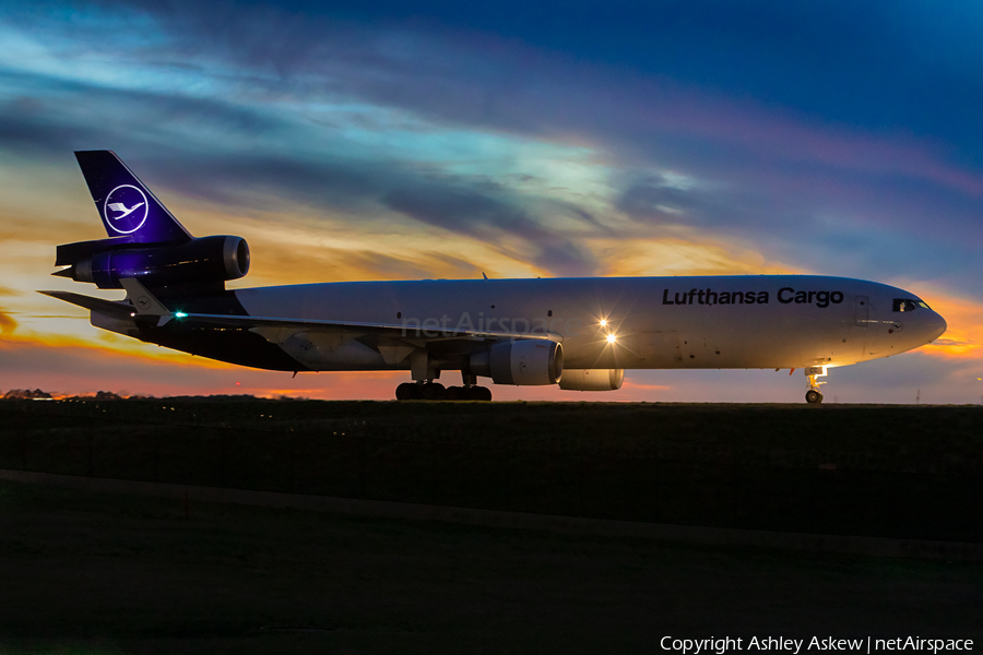 Lufthansa Cargo McDonnell Douglas MD-11F (D-ALCC) | Photo 376620