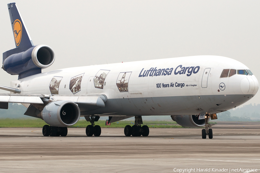 Lufthansa Cargo McDonnell Douglas MD-11F (D-ALCC) | Photo 304163