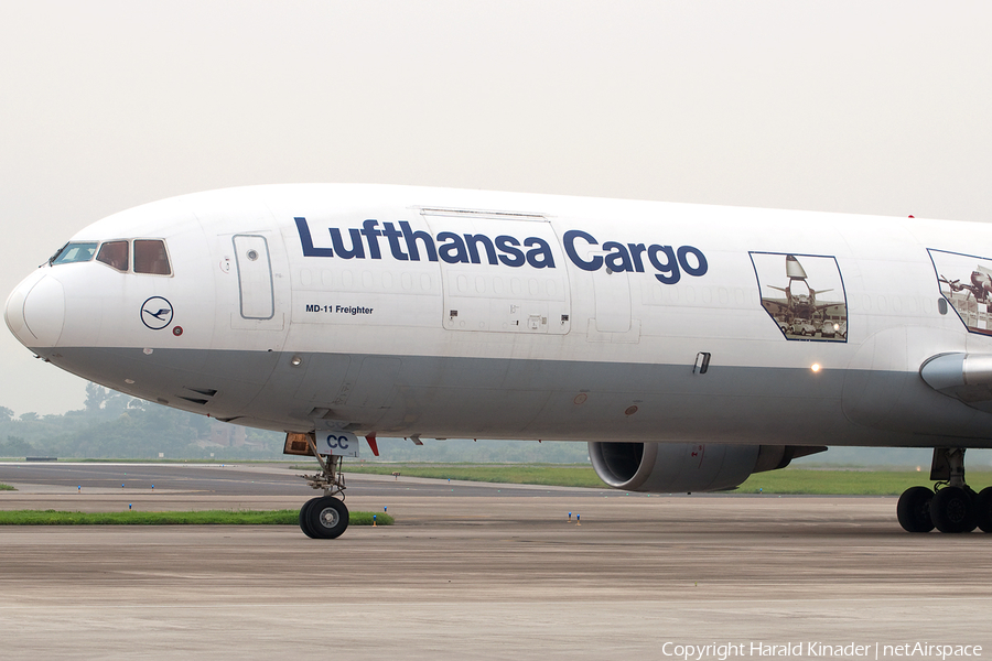 Lufthansa Cargo McDonnell Douglas MD-11F (D-ALCC) | Photo 304166