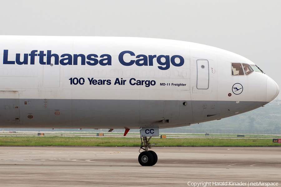 Lufthansa Cargo McDonnell Douglas MD-11F (D-ALCC) | Photo 304168