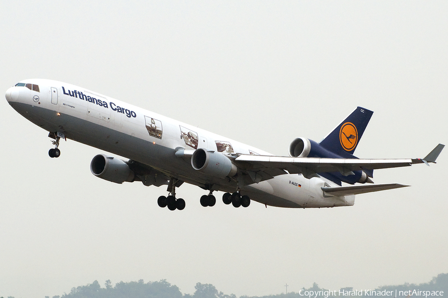 Lufthansa Cargo McDonnell Douglas MD-11F (D-ALCC) | Photo 304169