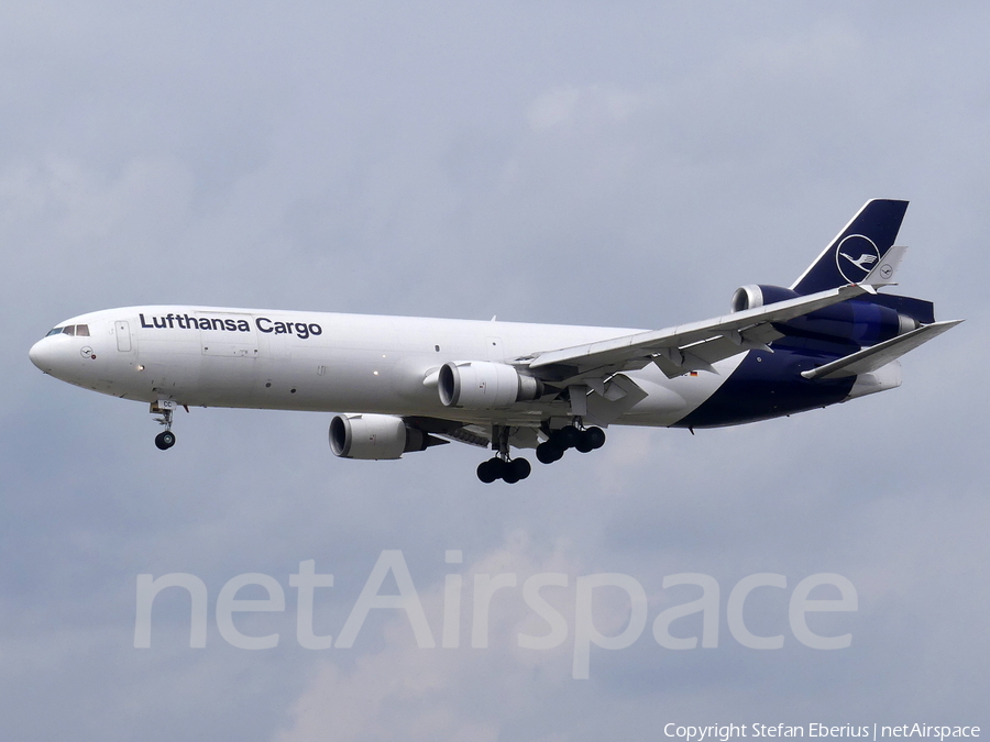 Lufthansa Cargo McDonnell Douglas MD-11F (D-ALCC) | Photo 465291