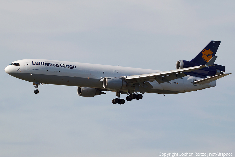 Lufthansa Cargo McDonnell Douglas MD-11F (D-ALCD) | Photo 137037