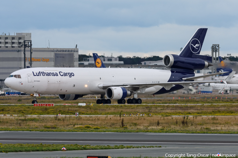 Lufthansa Cargo McDonnell Douglas MD-11F (D-ALCD) | Photo 374383