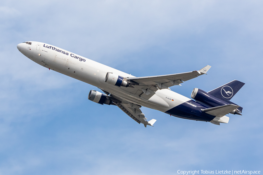Lufthansa Cargo McDonnell Douglas MD-11F (D-ALCD) | Photo 401455