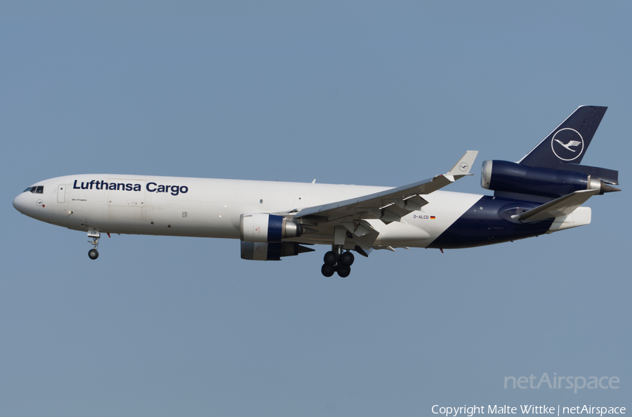 Lufthansa Cargo McDonnell Douglas MD-11F (D-ALCD) | Photo 402399
