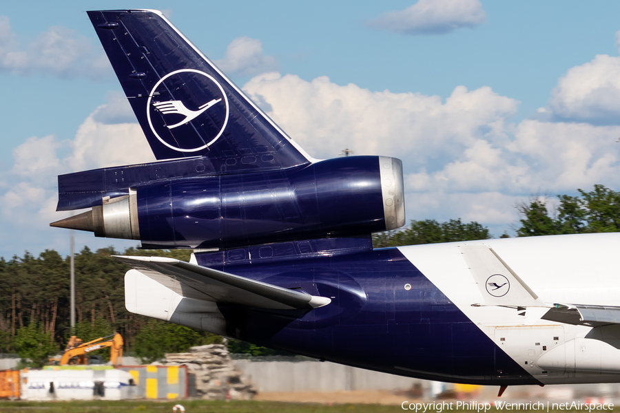 Lufthansa Cargo McDonnell Douglas MD-11F (D-ALCD) | Photo 450367