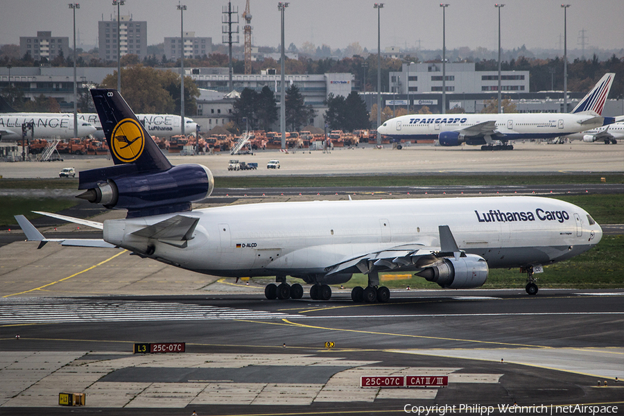 Lufthansa Cargo McDonnell Douglas MD-11F (D-ALCD) | Photo 90030
