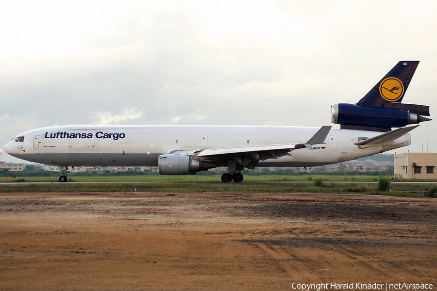 Lufthansa Cargo McDonnell Douglas MD-11F (D-ALCE) | Photo 304833