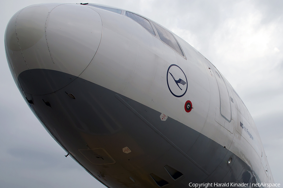 Lufthansa Cargo McDonnell Douglas MD-11F (D-ALCE) | Photo 307543