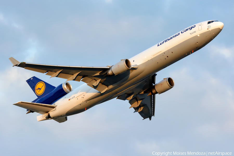 Lufthansa Cargo McDonnell Douglas MD-11F (D-ALCE) | Photo 108550