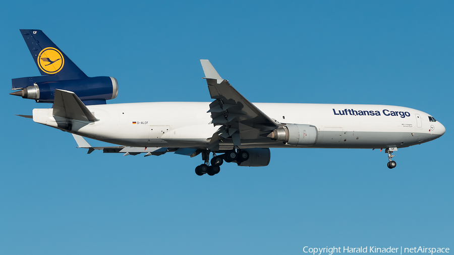 Lufthansa Cargo McDonnell Douglas MD-11F (D-ALCF) | Photo 296005