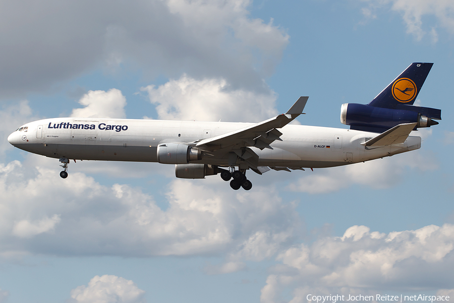 Lufthansa Cargo McDonnell Douglas MD-11F (D-ALCF) | Photo 30460